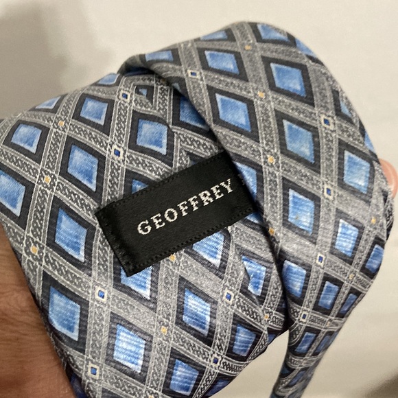 Geoffrey Beene blue men’s wear tie - Picture 5 of 5